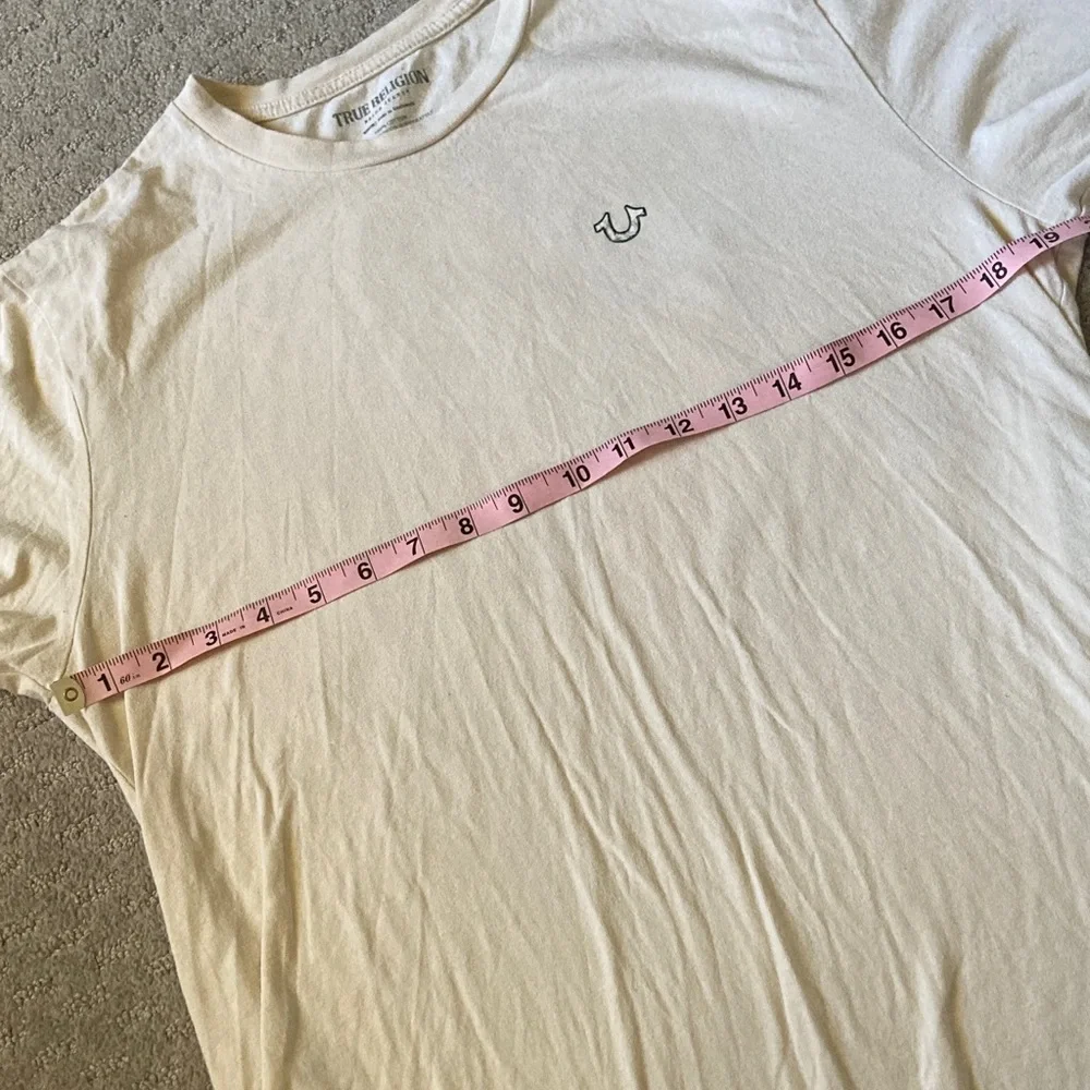 TRUE RELIGION cream Buddha logo tee, Medium.